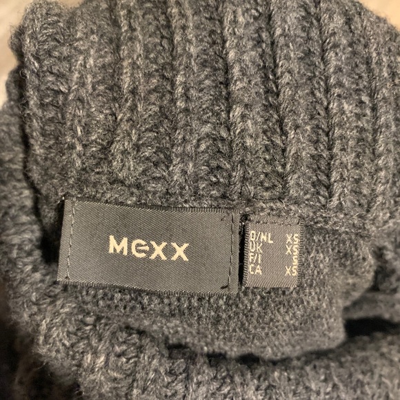 Cowl Neck Sweater ❄️ - Picture 4 of 4